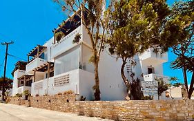 Angelica'S Deluxe Rooms In Adamas